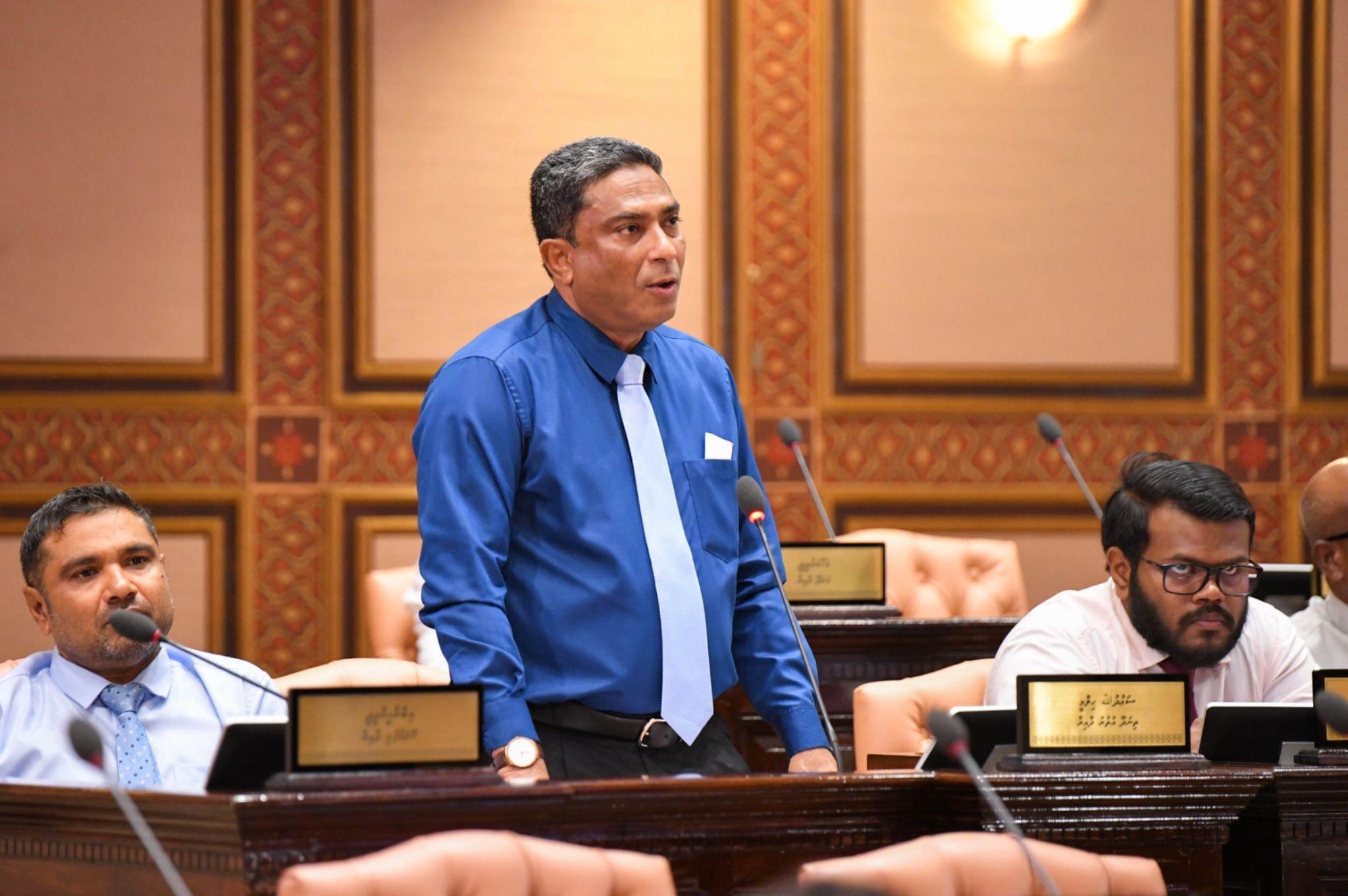 ތިނަދޫ އުތުރު ދާއިރާގެ މެމްބަރު ސައުދުﷲ ހިލްމޯ--- ފޮޓޯ: ރައްޔިތުންގެ މަޖިލިސް