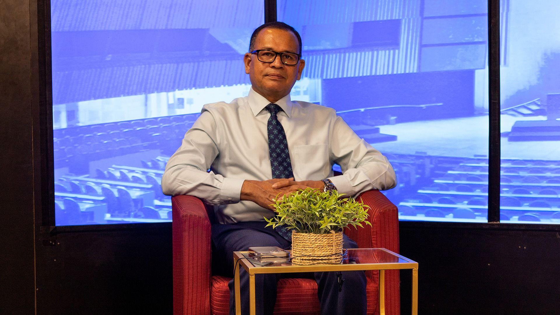 މިނިސްޓަރ އޮފް ސިޓީސް، ލޯކަލް ގަވަރންމަންޓް އެންޑް ޕަބްލިކް ވާރކްސް އާދަމް ޝަރީފް ޢުމަރު