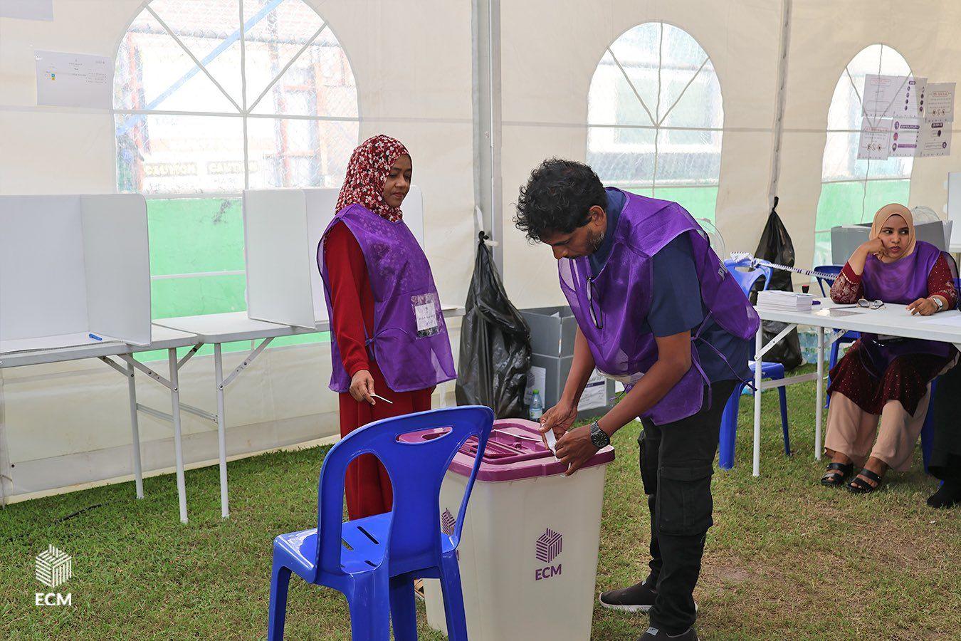 ކައުންސިލް އިންތިހާބުގެ އޮފިޝަލުންނަށް މިހާތަނަށް ކުރިމަތިލީ 3000 މީހުން