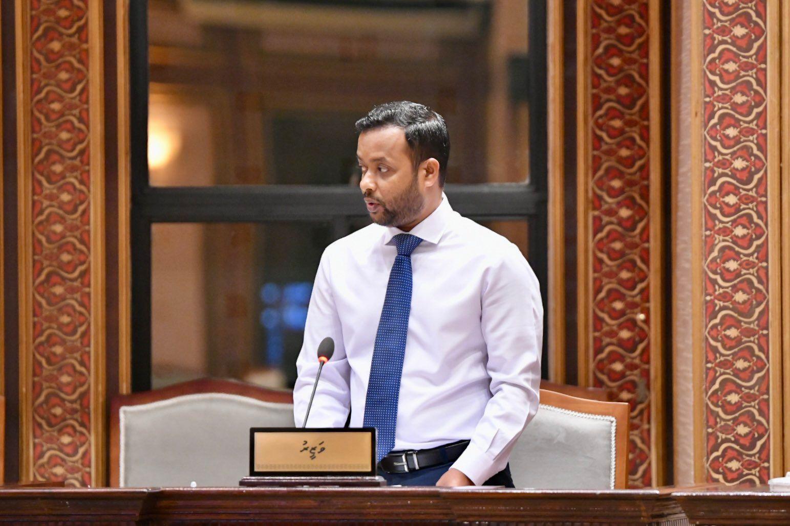 މިނިސްޓަރު ޑރ. އަބްދުﷲ މުއްތަލިބް