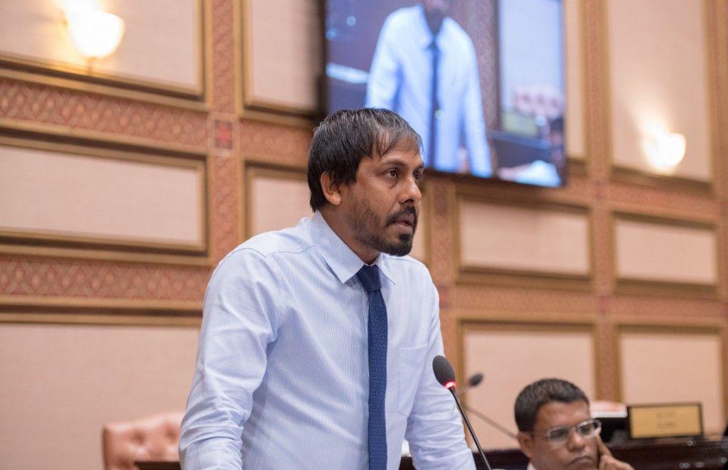 ދުވާފަރު ދާއިރާގެ މެމްބަރު