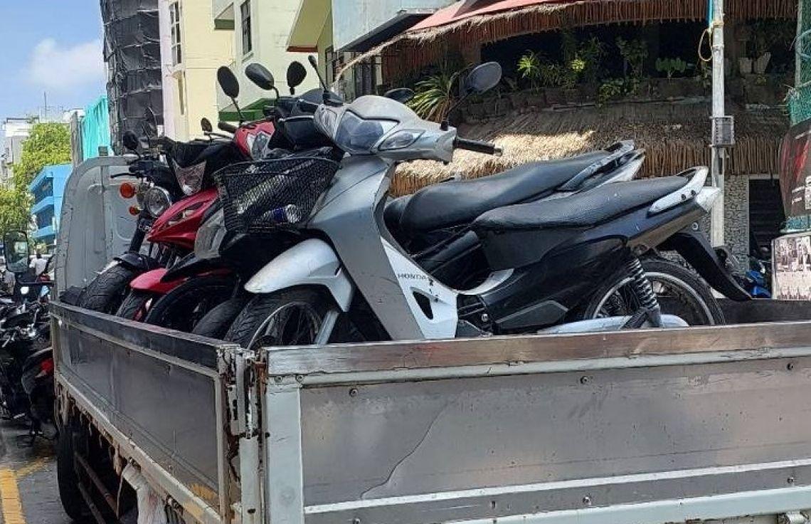 ހުޅުމާލެއިން ގިނަ އަދަދެއްގެ ވެހިކަލް ޓޯކޮށްފި