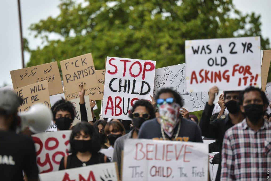 ކުޑަ ކުއްޖަކަށް ޖިންސީ ގޯނާ ކޮށްގެން ކުޅުދުއްފުށިން މީހަކު ހައްޔަރުކޮށްފި!