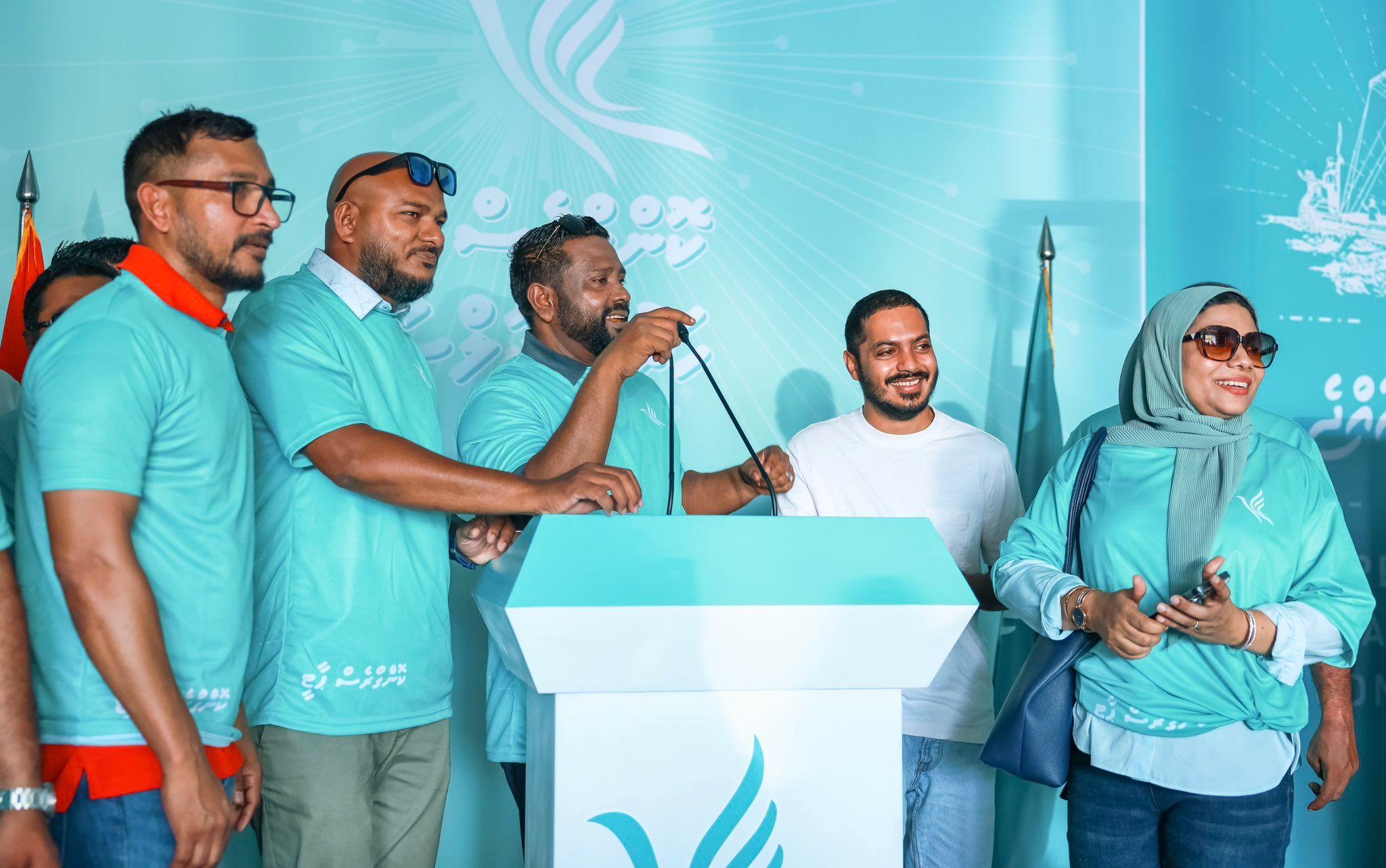 ޕީއެންސީގެ ލީޑާޝިޕްގެ ބައެއް ބޭފުޅުން