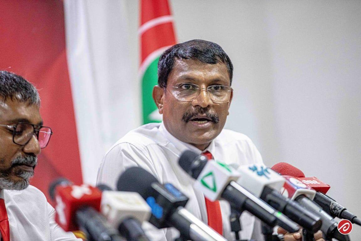 ކެމްޕޭންގައި ރައީސްޑރ މުއިއްޒު ކުރެއްވި މަސައްކަތް ވަޒީރުންނާއި މެމްބަރުން ނުކުރޭ: ރިޔާޒް ރަޝީދު