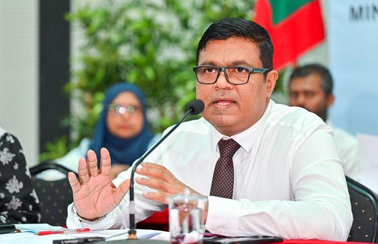 ހެލިކޮޕްޓަރުގެ ހިދުމަތް ފެށުން ލަސްވަނީ މަޝްރޫއުގެ ބޮޑުކަމުން: އަމީން