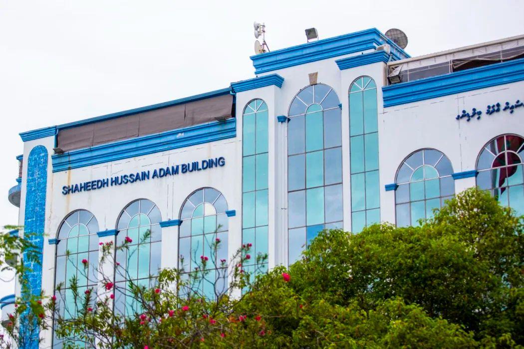 ހުއްދަނެތި ފައިސާގެ މުއާމަލާތް ކުރުމުގެ ތުހުމަތުގައި ބިދޭސީންތަކެއް ހައްޔަރުކޮށްފި