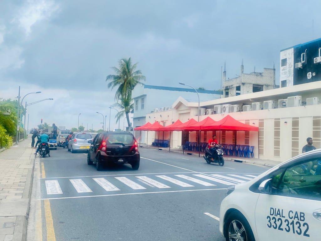 އޭޕްރިލް 04 ވަނަ ދުވަހު މާލޭގެ މަގުތަކުގައި ބަރު އުޅަނދު ދުއްވުން މަނާކޮށްފި