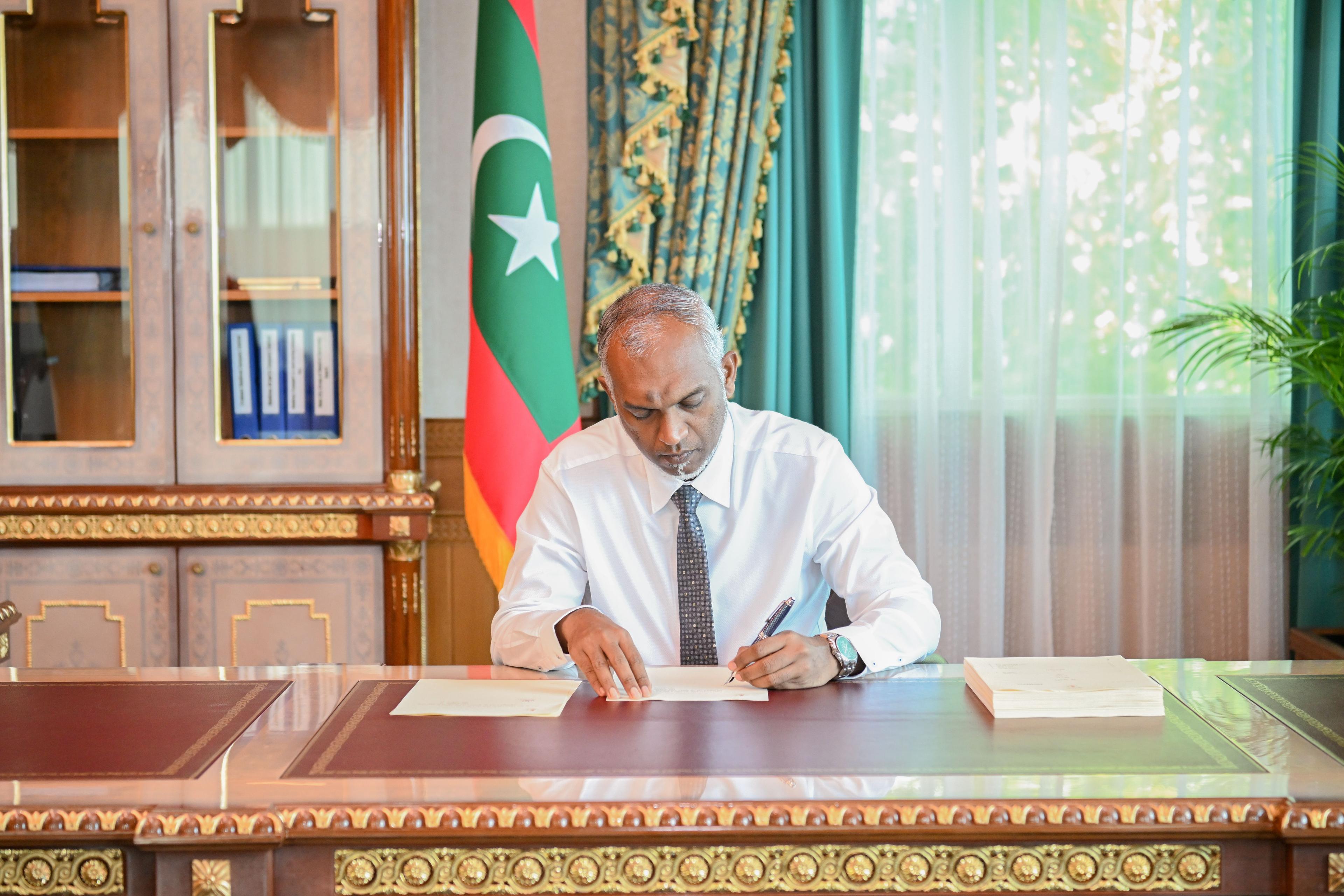 "ސަރުކާރުގެ ހިދުމާތު މަރުކަޒު" ގެ ނަމުގައި މަރުކަޒުތަކެއް ރައީސް މުއިއްޒު އުފައްދަވައިފި