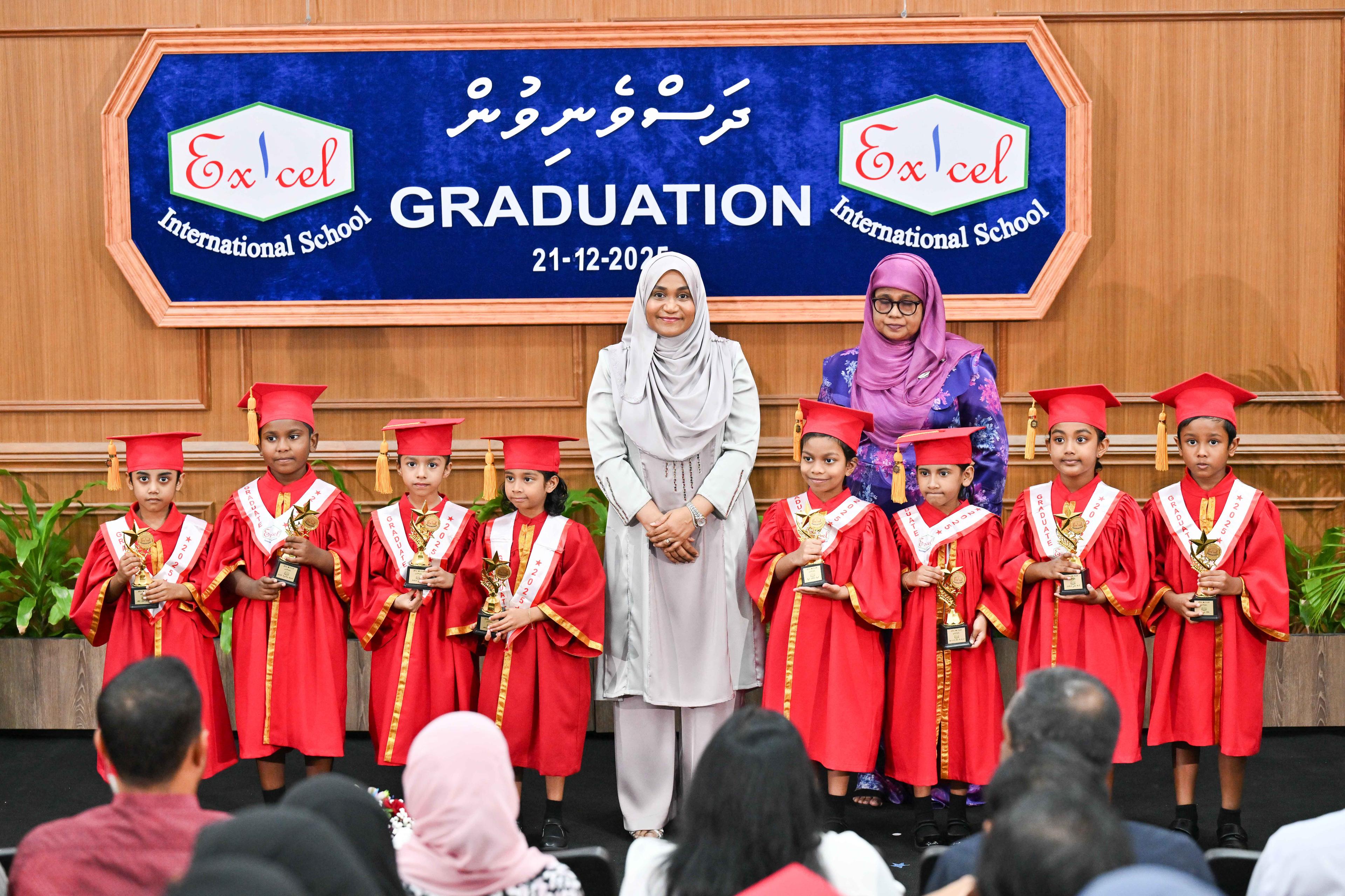 އެކްސެލް އިންޓަނޭޝަނަލް ސްކޫލްގެ ދަސްވެނިވުމުގެ ޖަލްސާ، ފަސްޓް ލޭޑީ ޝަރަފުވެރިކޮށްދެއްވައިފި