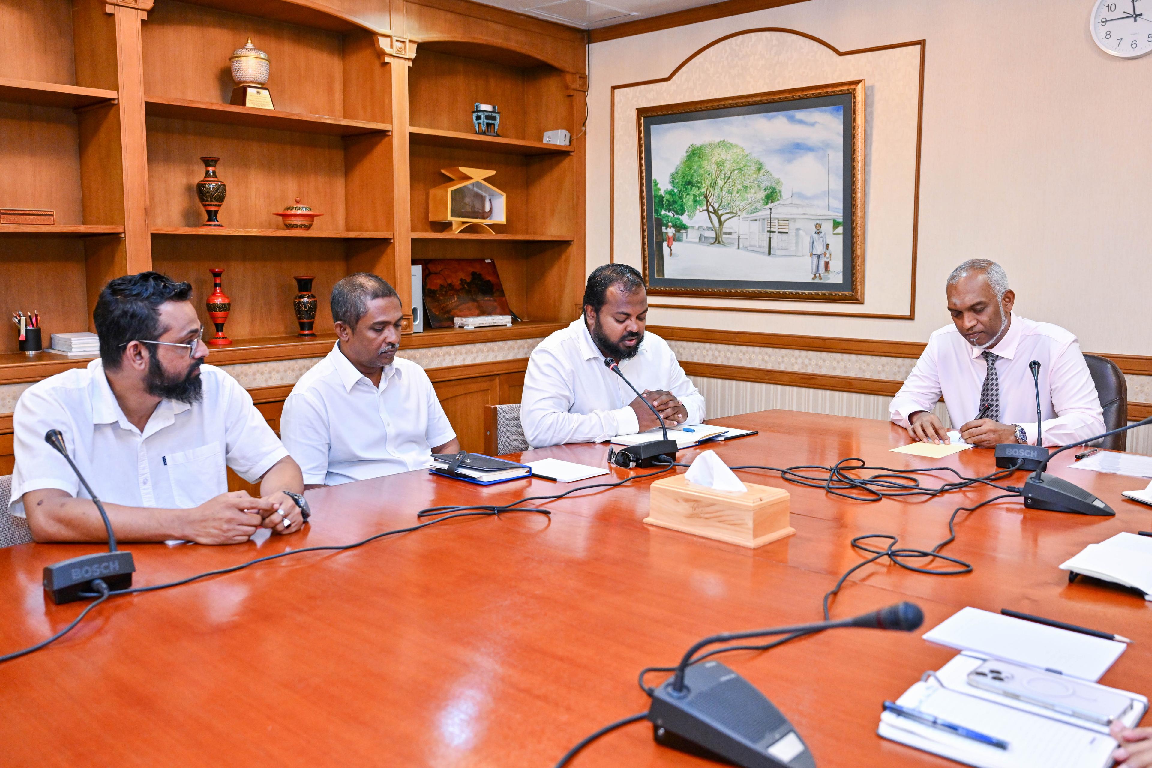 ޓެކްސީގެ ޚިދުމަތް ހަރުދަނާކުރުމަށް ކުރެވިދާނެ ކަންކަމާމެދު މަޝްވަރާކޮށްފި