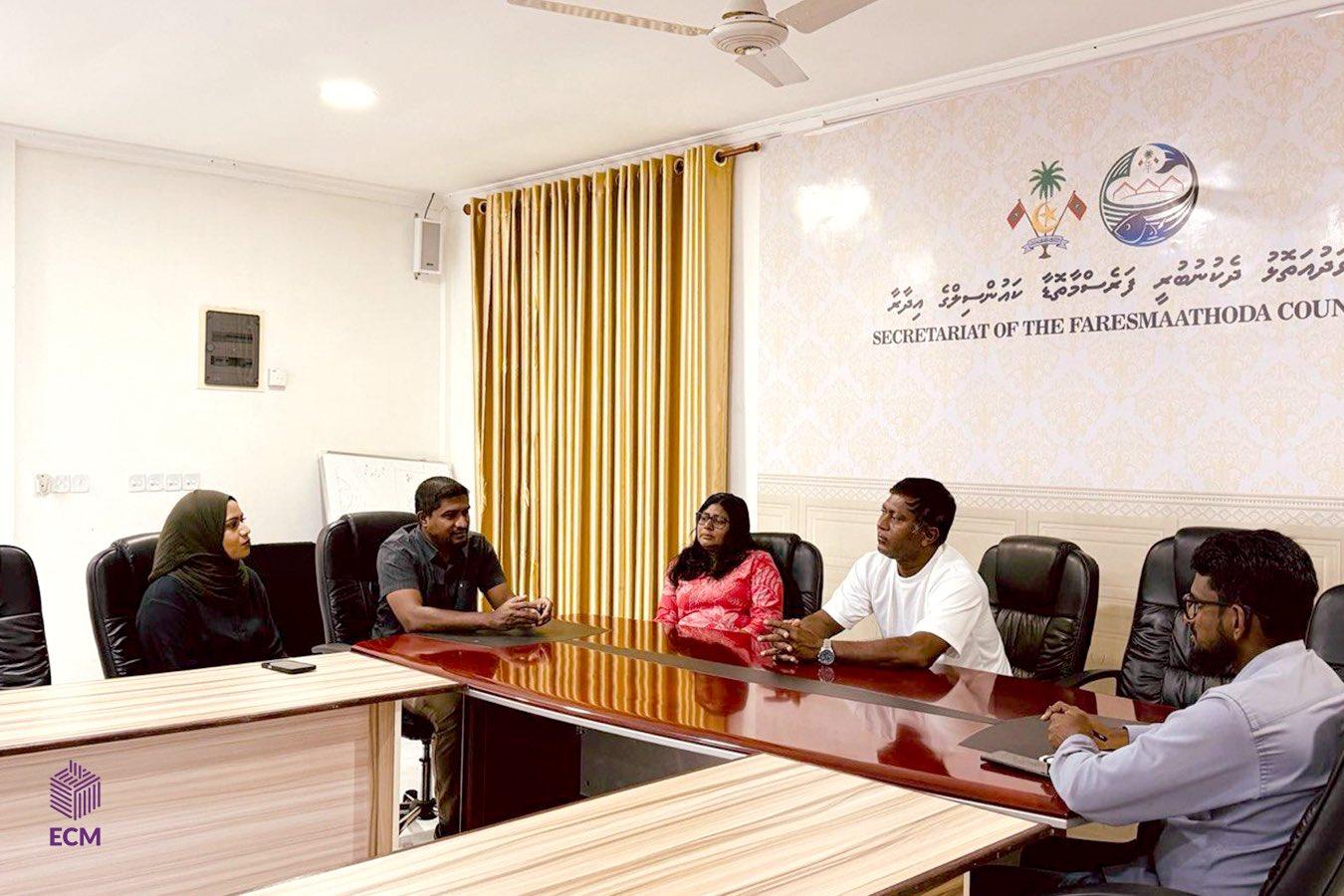 ވޯޓު މަރުކަޒުތަކަށް އޮފިޝަލުން ތަމްރީނުކުރުން- ހުވަދުއަތޮޅު ދެކުނުބުރީގެ ޕްރޮގްރާމުތައް