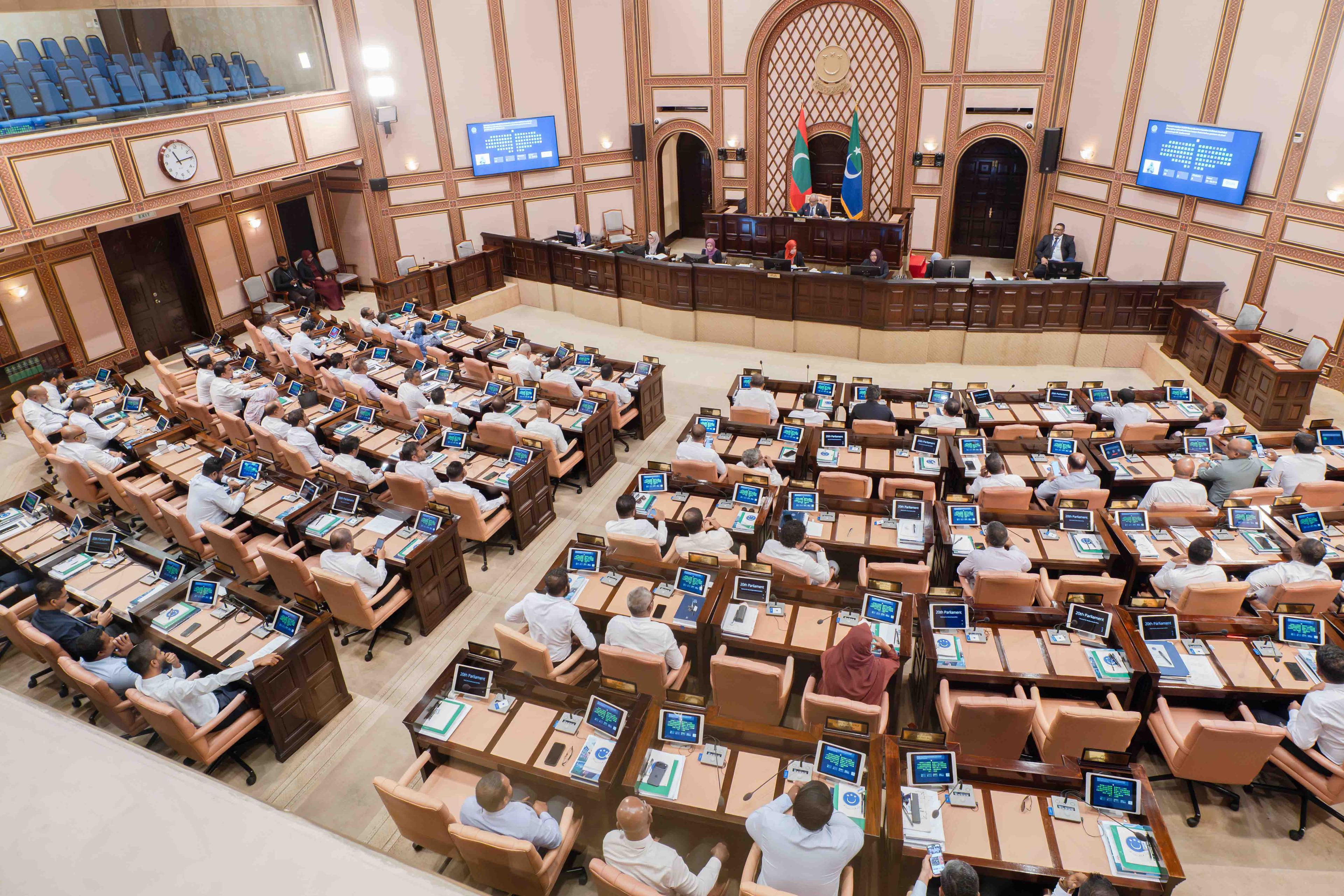 މުހިންމު ތިން ބިލެއް މަޖިލީހުން ބަލައިގަނެ ކޮމެޓީއަށް