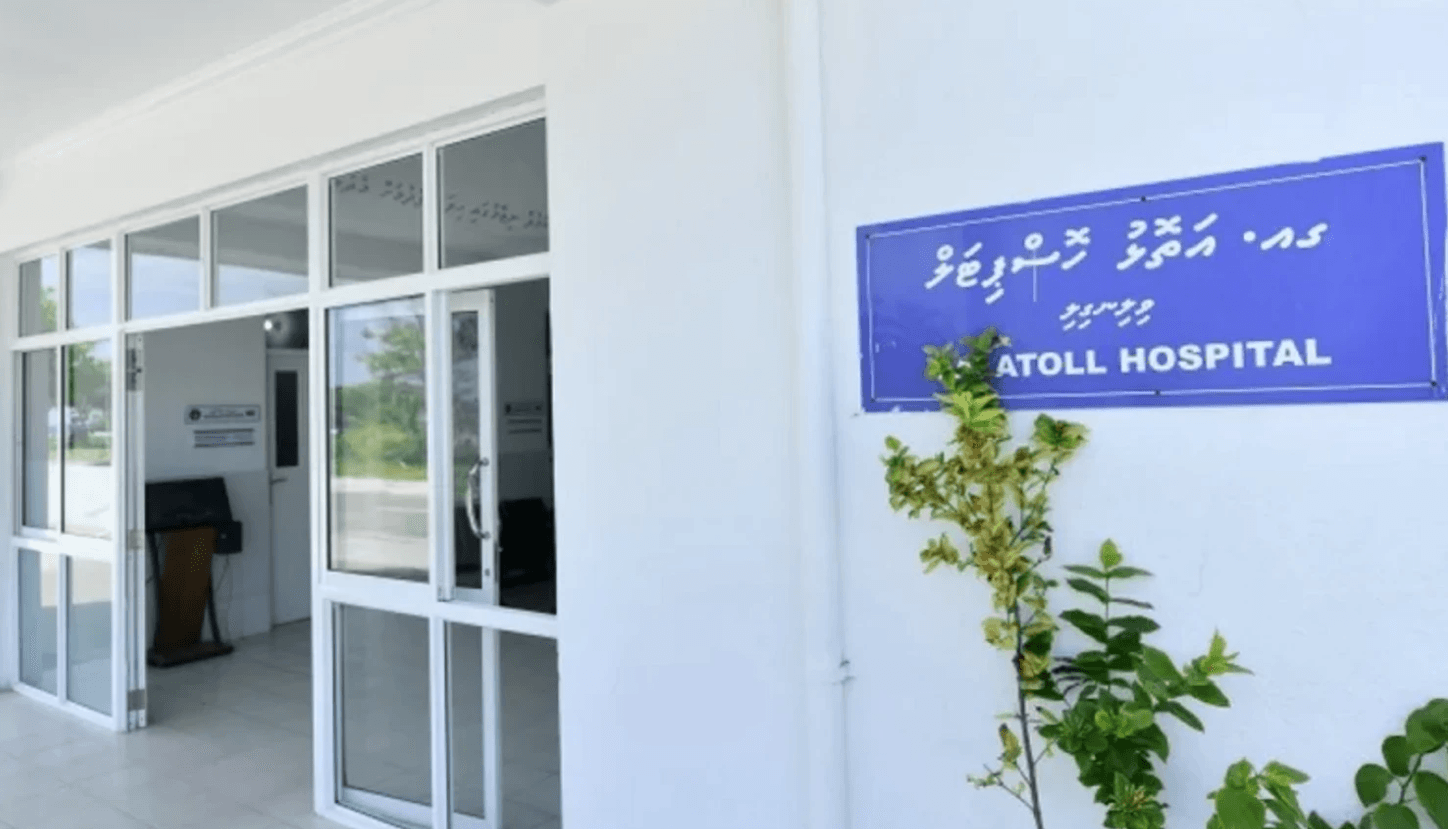 ފަޅުރަށަކަށް ދަތުރުގޮސް އުޅެނިކޮށް ހާލުދެރަވި މީހަކު ނިޔާވެއްޖެ