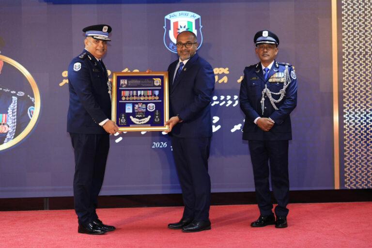 ފުލުހުންގެ މުއައްސަސާއަށް ނަވީންކޮށްދެއްވި ހިދުމަތުގެ އަގުވަޒަންކޮށްފި