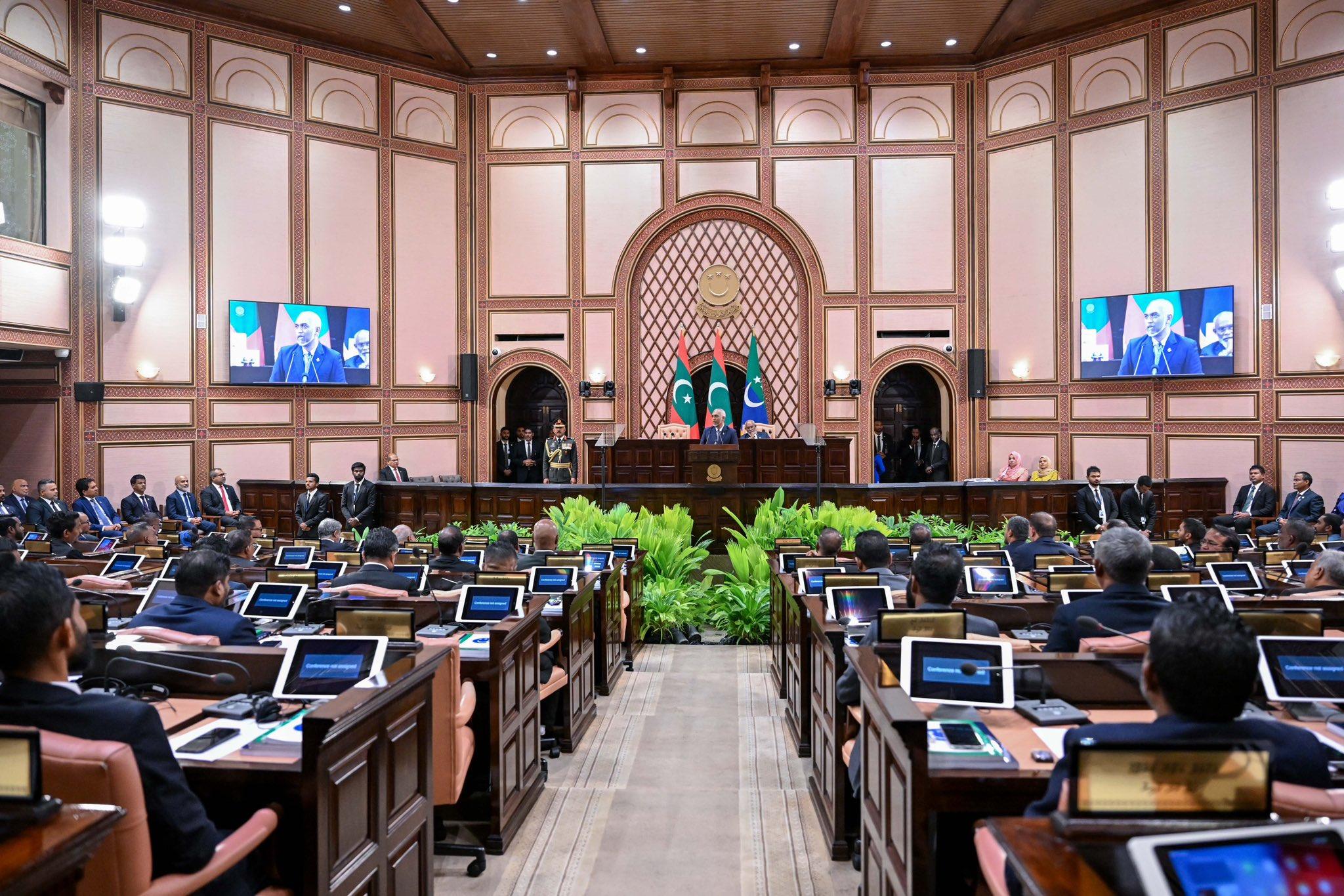 މުޅި ރާއްޖެ ހިމެނޭހެން ޔޫތު ޕާލިމެންޓެއް އުފައްދަން ސަރުކާރުން ވަނީ ނިންމާފައި: ރައީސް