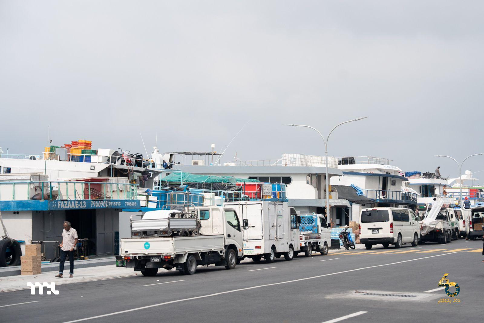 މާރުކޭޓު ސަރަހައްދު ކުރިމަތީގައިވާ ތޮށިގަނޑަށް ކައިރިކުރާ އުޅަނދުތަކަށް ފެނާއި ކަރަންޓުގެ ޚިދުމަތް ދެނީ