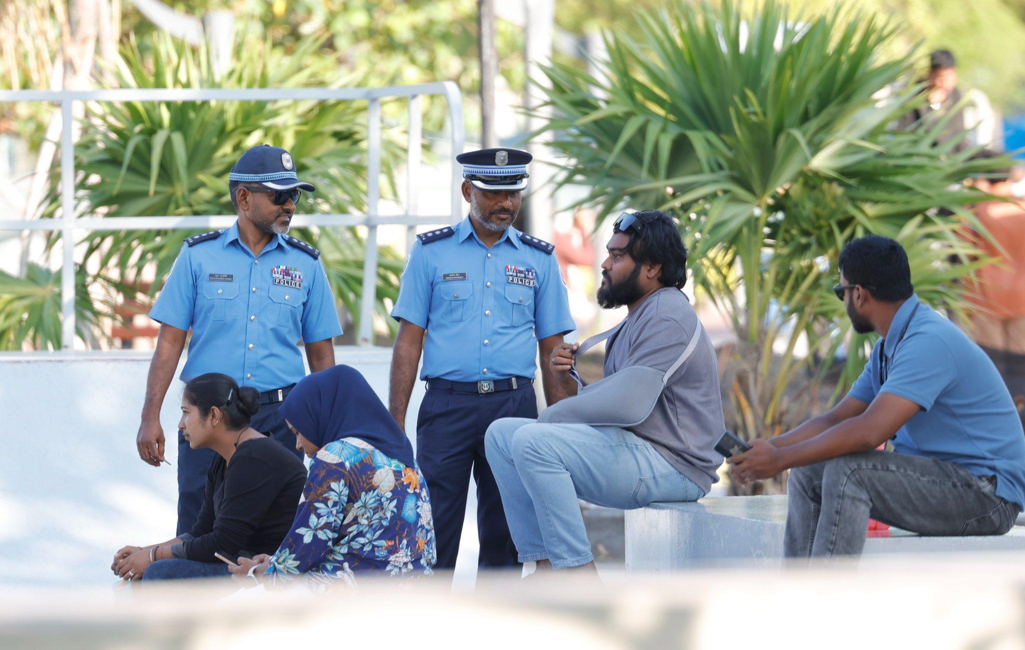 ރައްޔިތުންނާ ގާތުން ބައްދަލުކުރުމަށް ފުލުހުންގެ 'ވޯކް އެންޑް ޓޯކް'