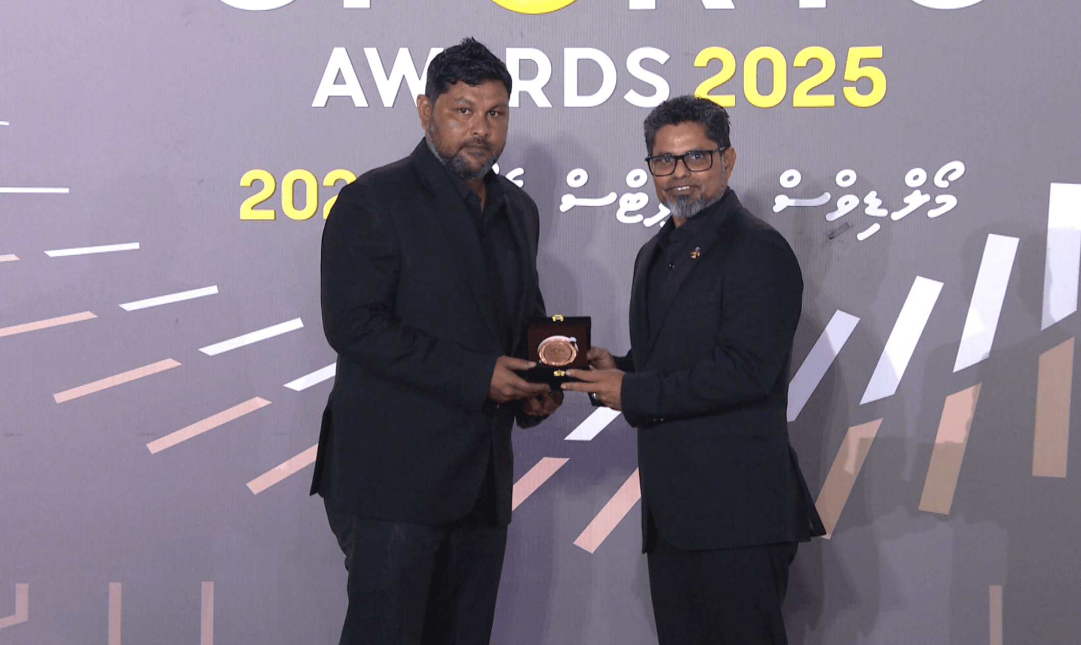 އަހަރުގެ އެންމެ މޮޅު ކޯޗަކަށް ހޭންޑު ބޯޅައިން ހަސަން ފަހީމް