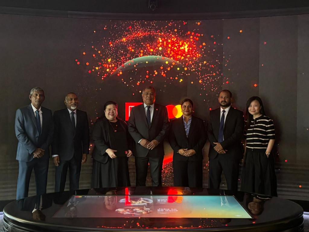 ބީއެމްއެލްއިން މާސްޓަރކާޑާއެކު މުވައްޒަފުން ތަމްރީން ކުރުމުގެ އެއްބަސްވުމެއްގައި ސޮއިކޮށްފި