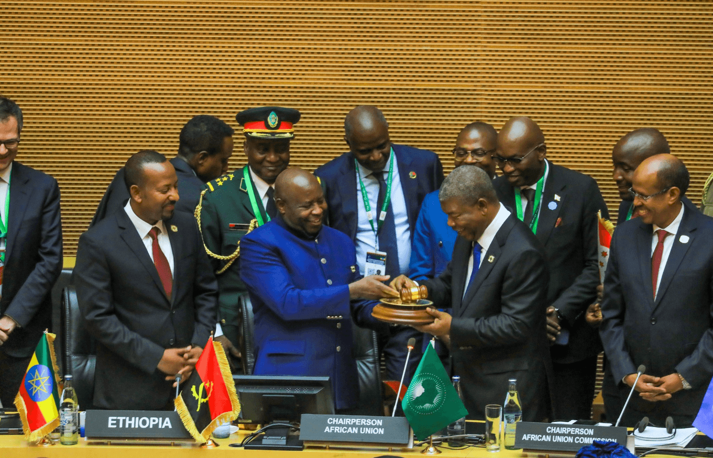 ގާޒާގެ ރައްޔިތުންނަށް އަނިޔާދިނުން މިހާރުން މިހާރަށް ހުއްޓާލުމަށް އެފްރިކާއިން ގޮވާލައިފި