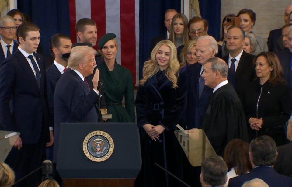 ގައުމުތަކުން ޓެރިފް ނެގުމުގެ ބާރު ޓްރަމްޕް އަށް ނެތްކަމަށް ސްޕްރީމް ކޯޓުން ހުކުމް ކޮށްފި