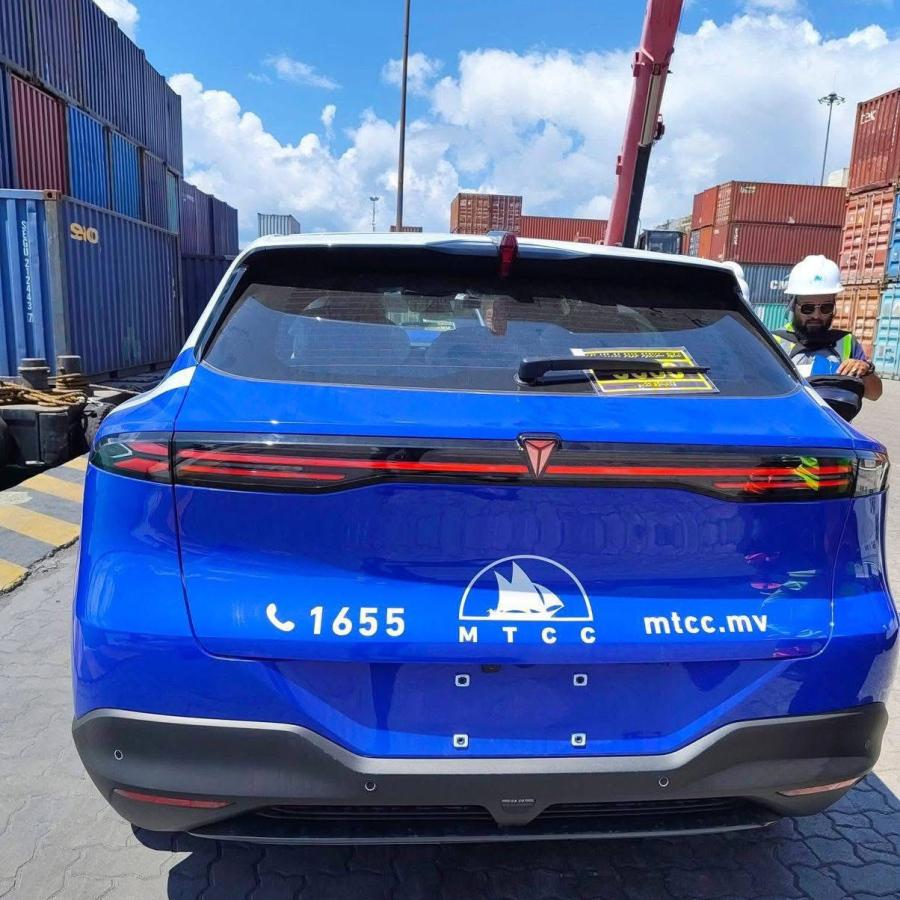 ސަރުކާރުގެ ޓެކްސީ ލައިންގެ ހިދުމަތްދޭނެ ކާރުތަކުގެ ބޮޑުބައެއް ރާއްޖެ ގެނެސްފި