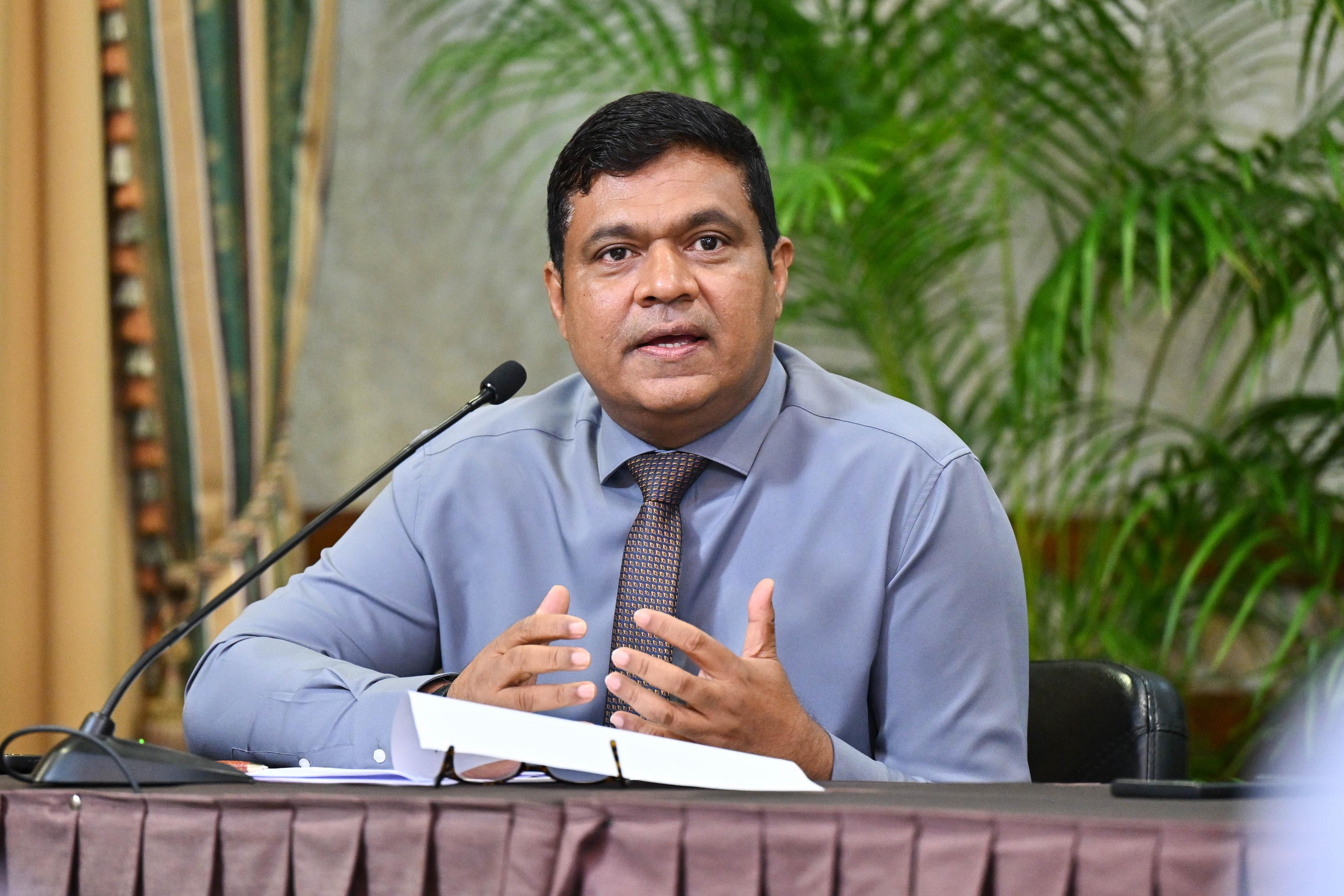 ސަރުކާރުގެ ޓެކްސީ ލައިންގެ ނަމްބަރަކީ 1655