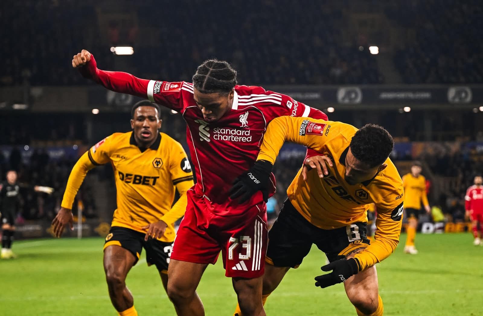 ވުލްވްސް ބަލިކޮށް އެފްއޭކަޕްގެ ކުއާޓާ ފައިނަލުގެ ޖާގައެެއް ލިވަޕޫލުން ކަށަވަރުކޮށްފި