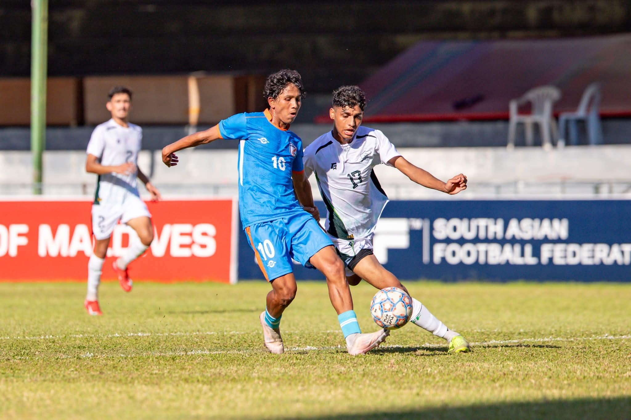 ފަސޭހަކަމާއެކު ޕާކިސްތާން ބަލިކޮށް އިންޑިއާ އިން ސެމީފައިނަލްގެ ޖާގައެއް ކަށަވަރުކޮށްފި