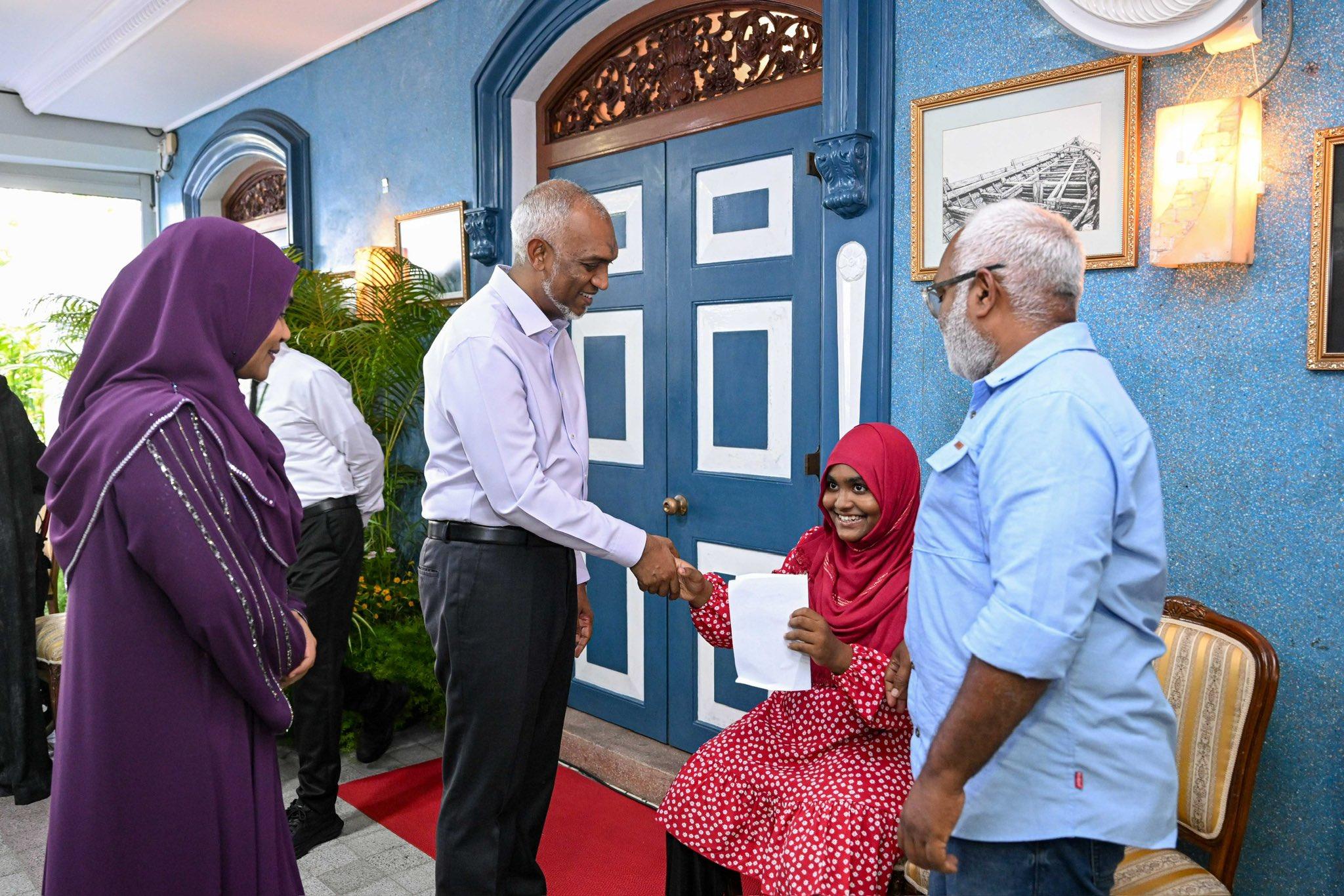 ރައީސްގެ ޢީދު ސަލާމްކުރެއްވުމަށް ބޮޑު ތަރުހީބެއް