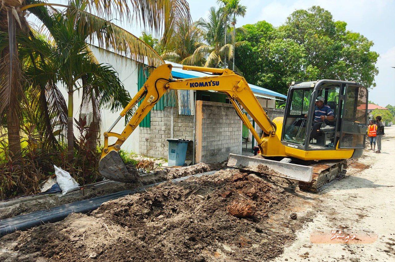 އިސްދޫ ކަލައިދޫގެ މަގުތައް ޒަމާނީ ފެންވަރަށް ތަރައްގީކުރުމުގެ މަސައްކަތް ފަށައިފި