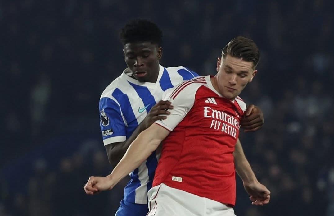 ރަށުން ބޭރުގައި ބްރައިޓަން ބަލިކޮށް އާސެނަލް އިން ލީޑު ފުޅާކޮށްފި