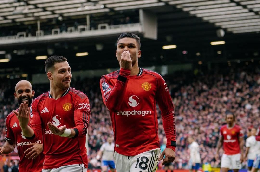 އެސްޓަން ވިލާ ބަލިކޮށް ޔުނައިޓެޑުން ތިންވަނައިގައި ހަމަޖެހިލައިފި