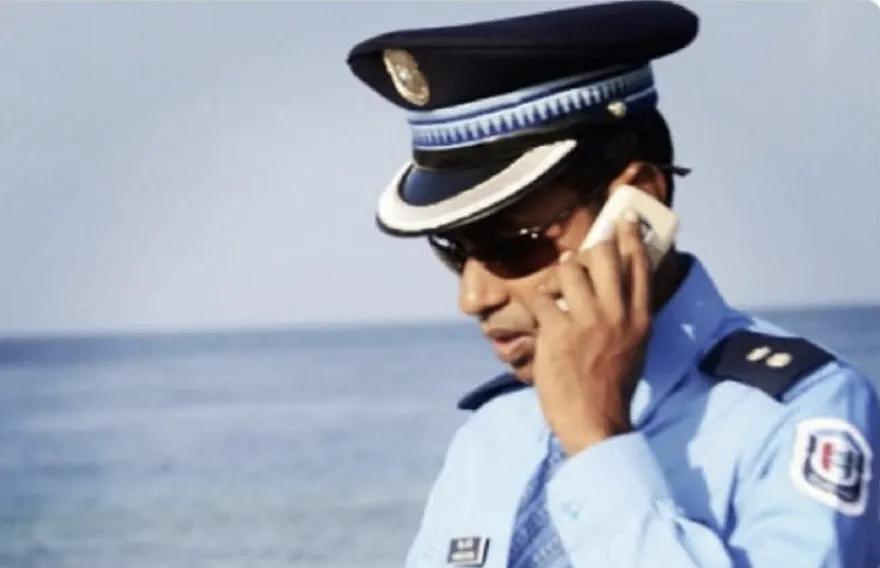 ޝިޔާމް އަށް ފުލުހުންގެ ވަޒީފާ އަލުން އިއާދަ ކުރަން އަމުރުކޮށްފި