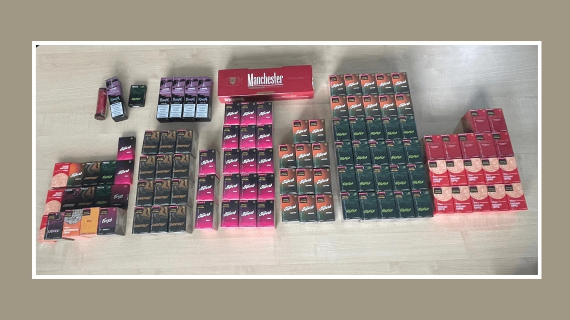 ދެ ހާހެއްހާ ވޭޕް ކާޓްރިޖް އަތުލައިގެންފި