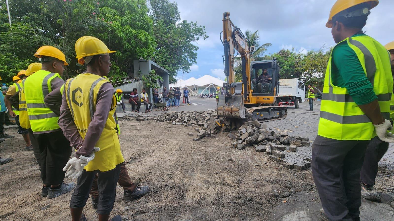 "އަމީނީ މަގު މަރާމާތު ކުރުމުގެ މަސައްކަތް" އެމްޓީސީސީގެ އިހުމާލާއި ރައްޔިތުންގެ ކަނބޮޑުވުން އިންތިހާޔަށް