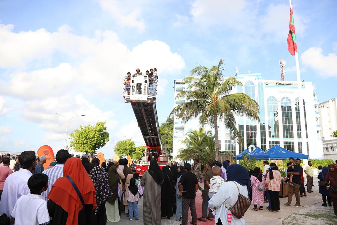 ޢީދު ފާހަގަކުރުމަށް ޖުމްހޫރީ މައިދާން ސަރަހައްދުގަ ހަރަކާތްތައް ފެށިގެން ކުރިޔަށް!