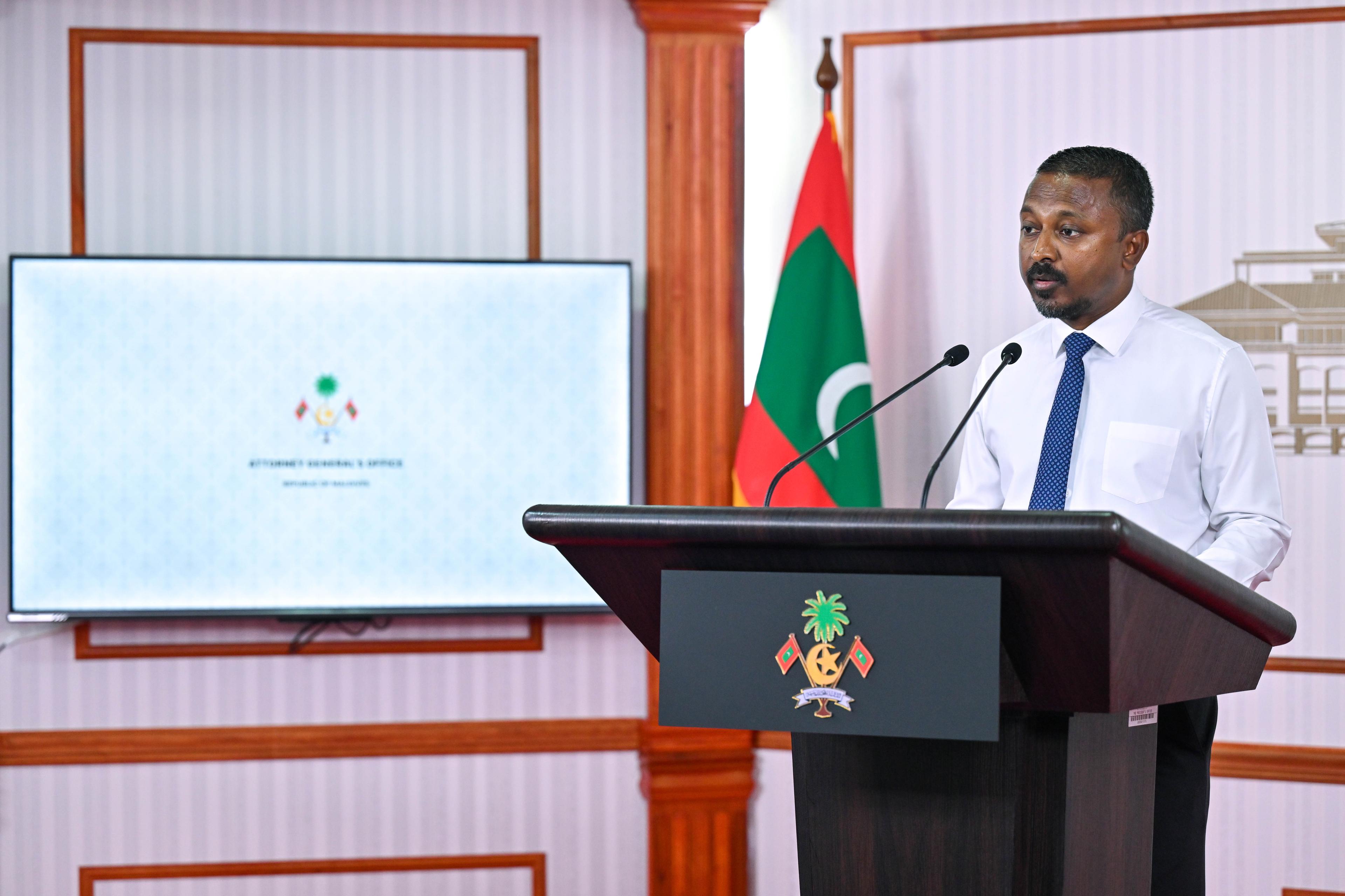 ދިވެހި ކަނޑުން ގެއްލުނު ބައި ހޯދަން ބޭރުގެ ވަކީލުންނާ ހަވާލުކުރަނީ