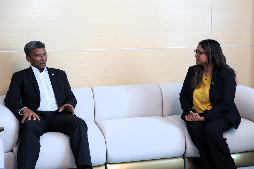 ސީޝެލްސްގެ ފޮރިން މިނިސްޓަރު ދަތުރު ނިންމަވާލެއްވުމަށްފަހު ފުރާވަޑައިގެންފި