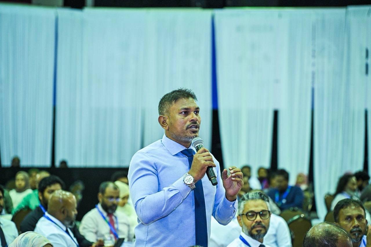ރާއްޖޭގެ އިދާރީ ހިންގުމުގެ ނިޒާމަށް ގެންނަ ބަދަލުތަކާމެދު މޭޔަރު ސައުދު ސުވާލު އުފައްދައިފި