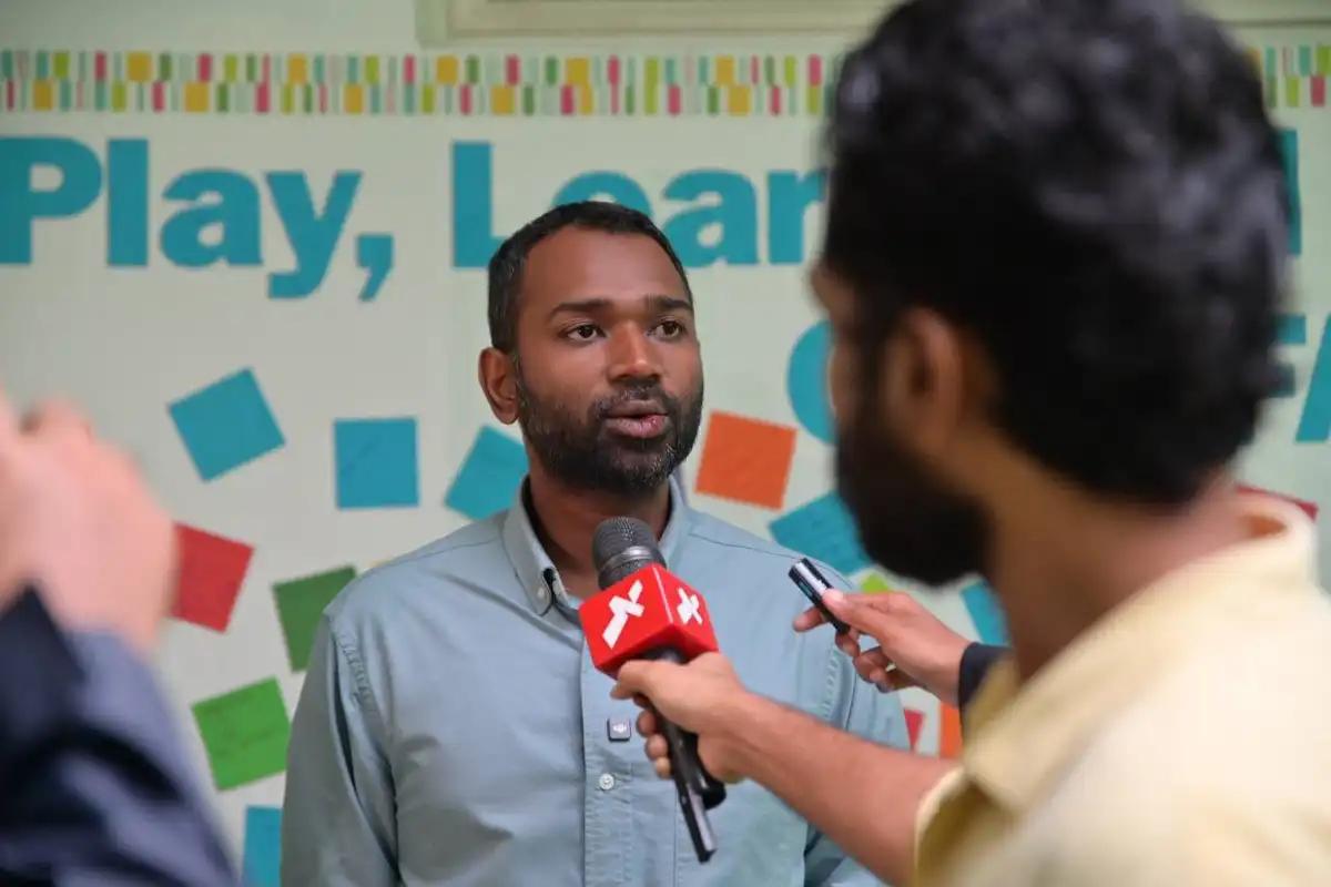 ރައީސް ނަޝީދާއެކު މި ވެރިކަން ނިމުމަކަށް ގެނައުމަށް ހުންނާނަން: މީކާއީލް