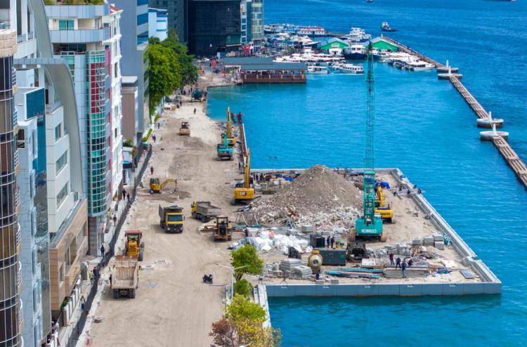 ތާރުއަޅާތީ ކާނިވާ ސަރަހައްދުން ފެރީ ޓާމިނަލާއި ހަމައަށް ޕާކުކޮށްފައިވާ އުޅަނދުތައް ނެގުމަށް އަންގައިފި