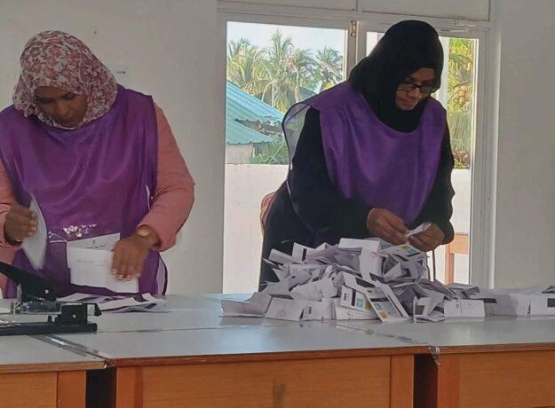 ހިތަދޫ އުތުރު ދާއިރާގެ ބައި އިލެކްޝަންގެ ވޯޓް ގުނުން ފެށިގެން ކުރިޔަށް!