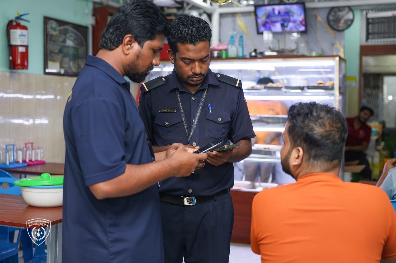 ގަވައިދާ ޙިލާފަށް ވިޔަފާރި ކުރަމުން ދިޔަ 7 ބިދޭސީއަކު އިމިގްރޭޝަންގެ ބެލުމުގެ ދަށަށް!
