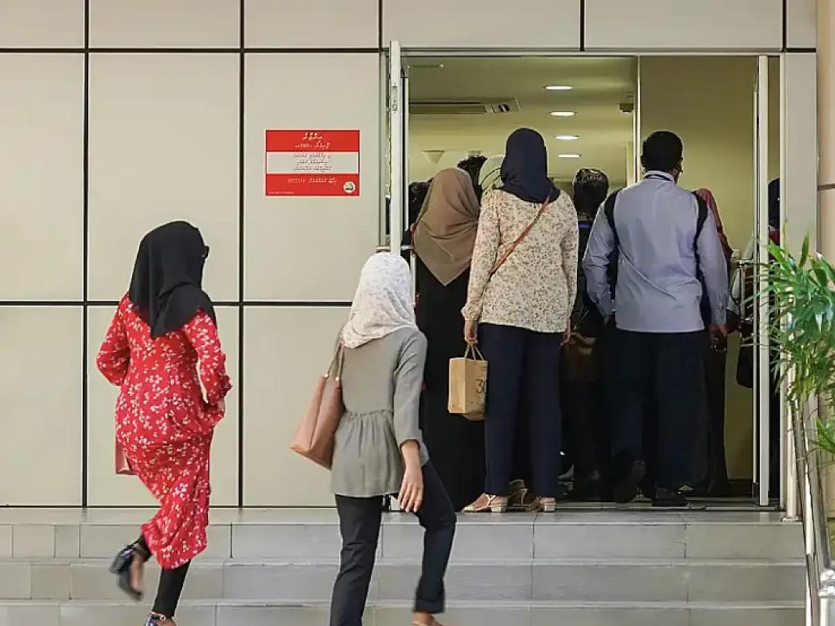 ސިވިލް ސާވިސްގެ މުއައްޒަފުންގެ ފެންވަރު މަތިކުރަން ދިރާސާއެއް ހަދަން އެބަޖެހޭ: މުޖުތާޒު