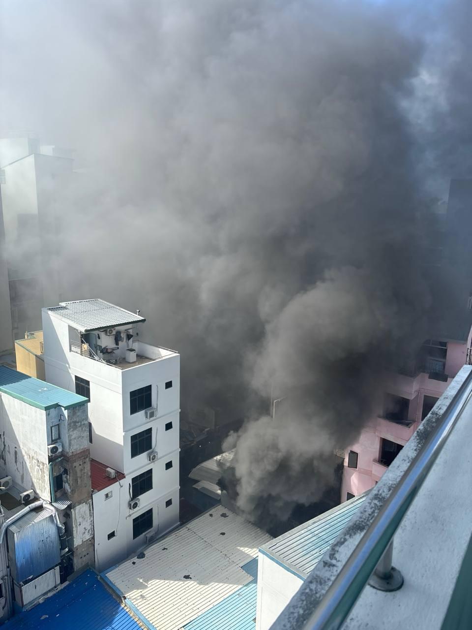 މުނިޔާމަގުގައި ހުރި ގެއެއްގައި އަލިފާނުގެ ހާދިސާއެއް ހިނގައިފި