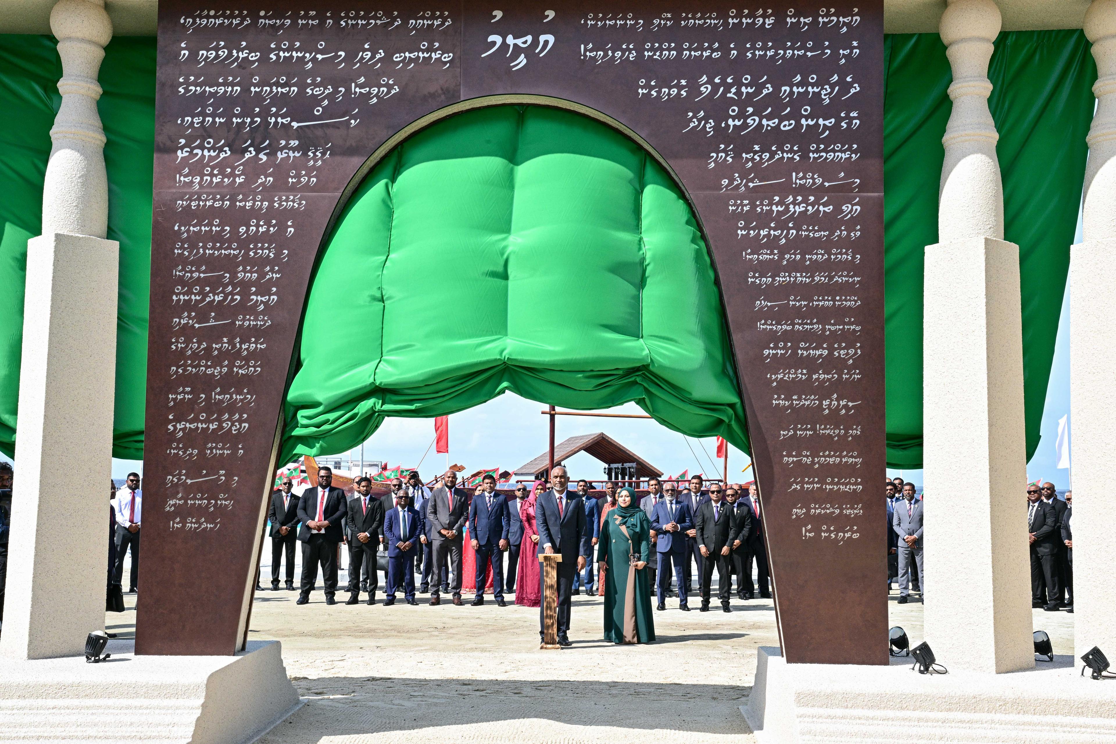 އުތީމުގައި ތަރައްޤީކޮށްފައިވާ "ބޮޑުތަކުރުފާނުގެ ހަނދާނީ ދޮރޯށި" ރައީސް ހުޅުއްވައިދެއްވައިފި