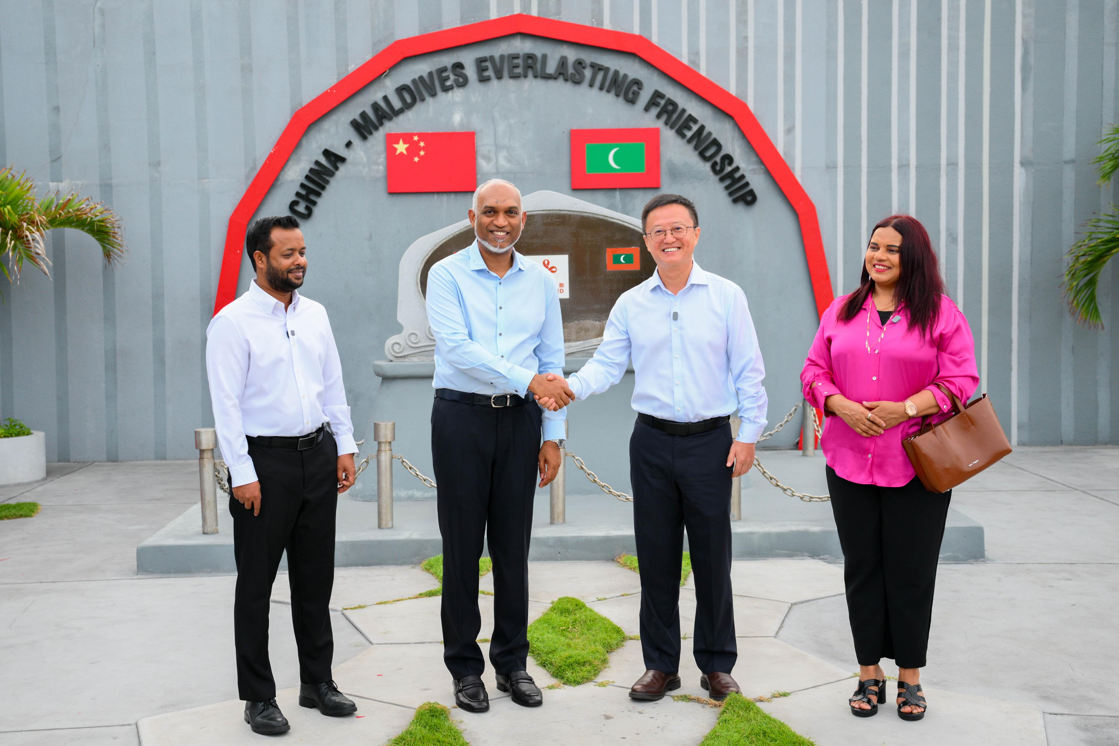 ރައީސް، ޗައިނާ މޯލްޑިވްސް އެވަރލާސްޓިންގ ފްރެންޑްޝިޕް ޕާރކަށް ޒިޔާރަތްކުރައްވައިފި