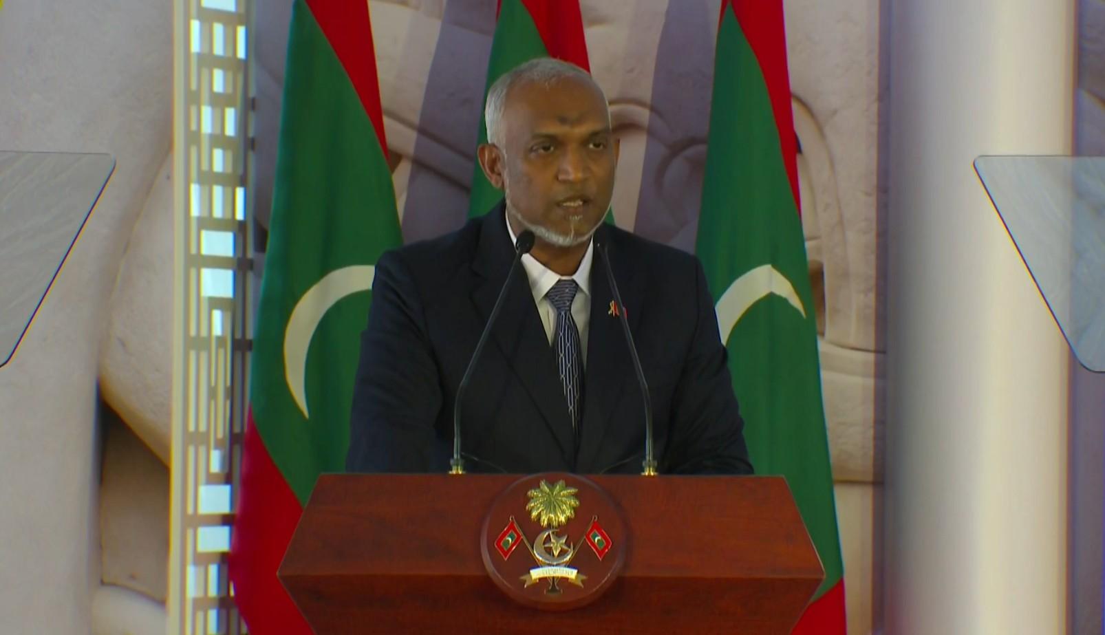 ވަޒީފާގެ މާހައުލުގައި ތެދުވެރިވެ އިޙްލާސްތެރިވާންޖެހޭ: ރައީސް